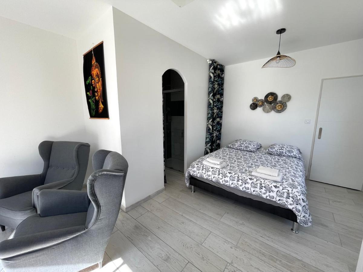 Siam Mahanakhon Appart & Spa Rieux-de-Pelleport المظهر الخارجي الصورة